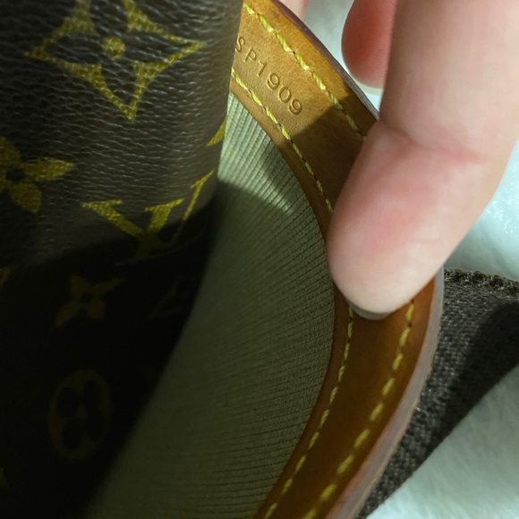 Reporter LV - Picture 3 of 16